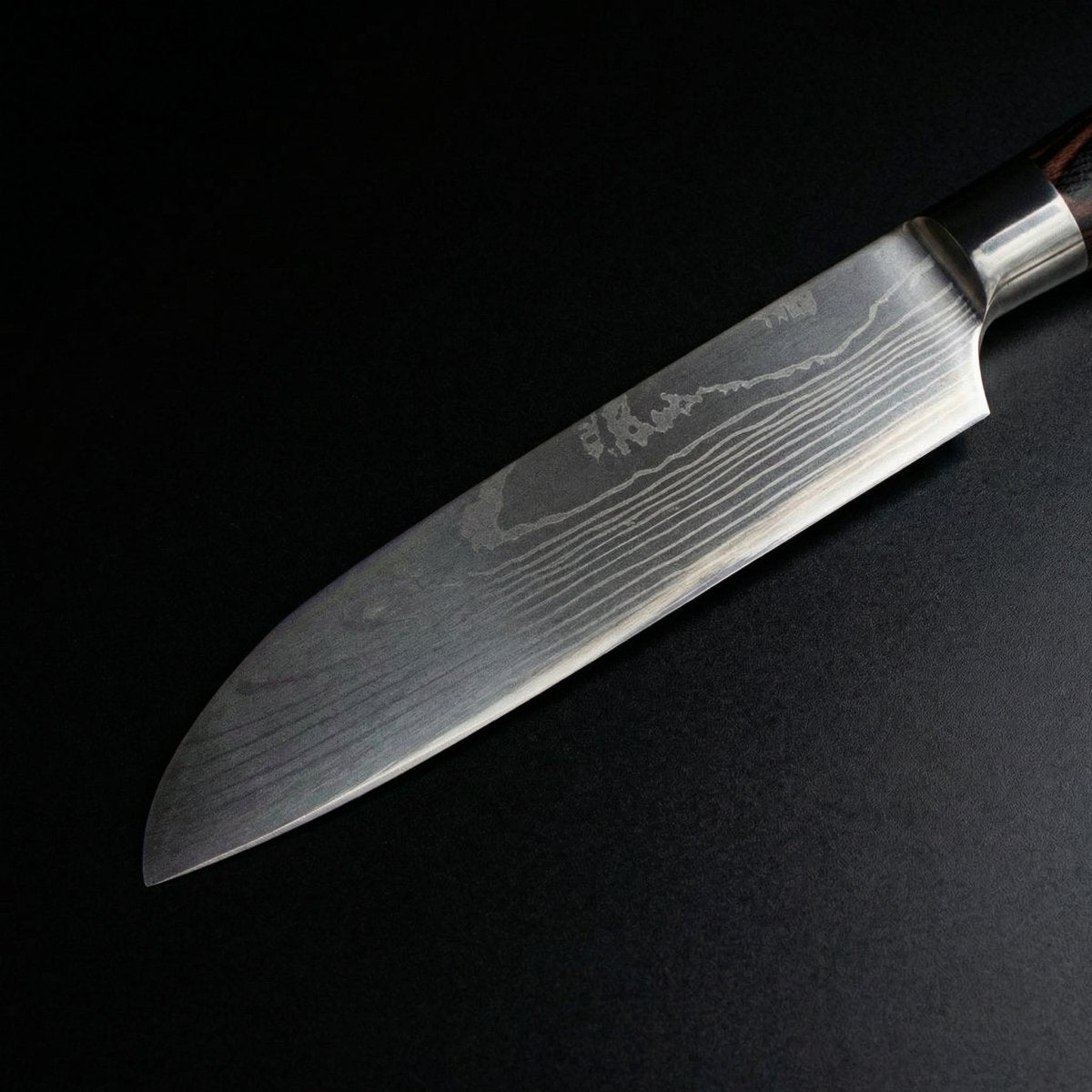 Japanese-Style Santoku Knife – 6.7 inch (17 cm) Compact Blade